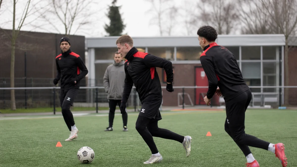 Lennard Hartjes förlänger med Excelsior till 2028