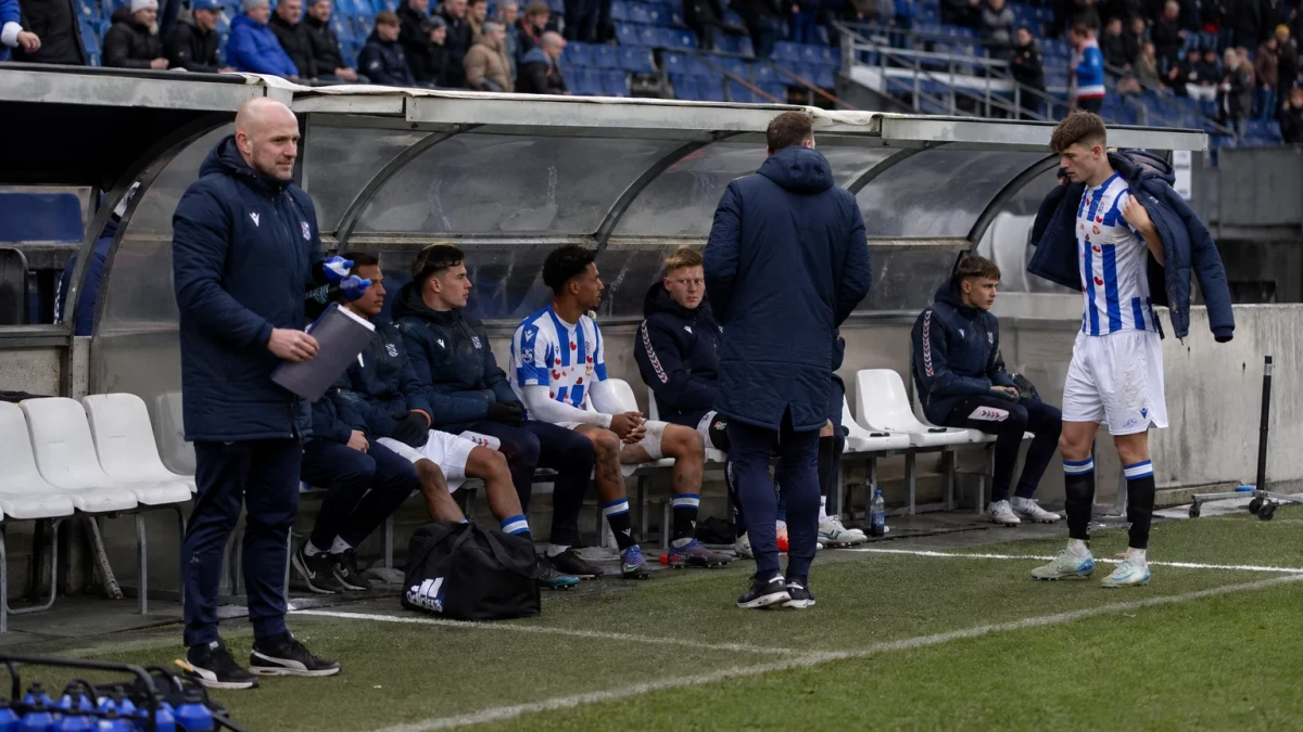 AZ Alkmaar slog Heerenveen och behåller serieledningen