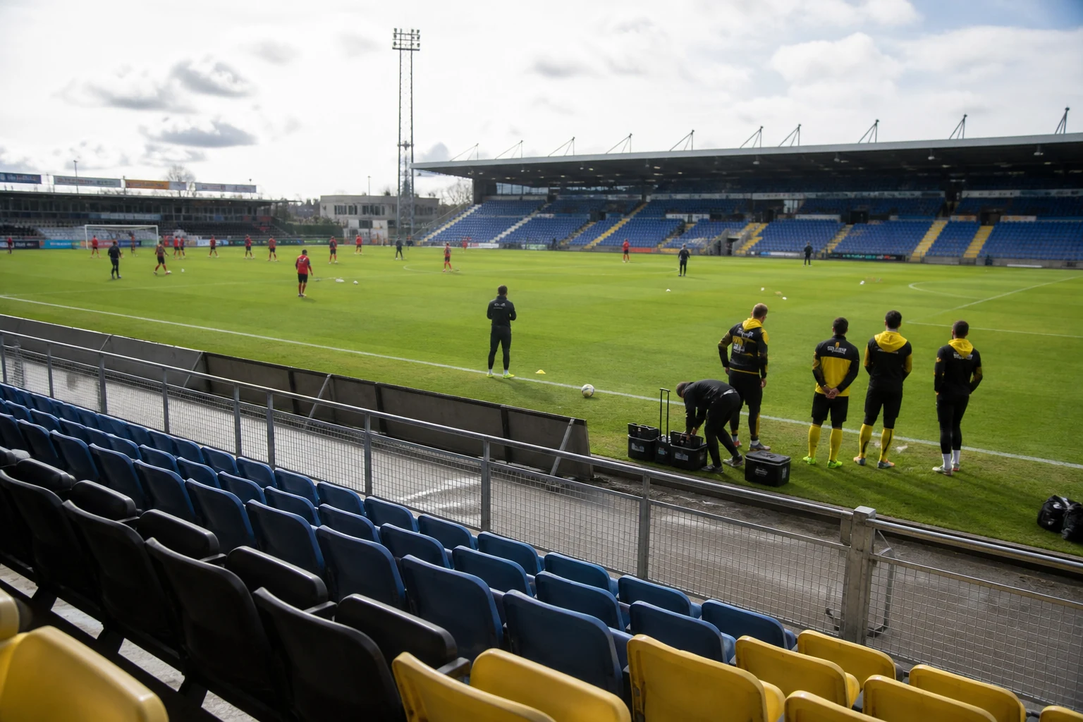 Vitesse och Almere City möts från samma playoffläge