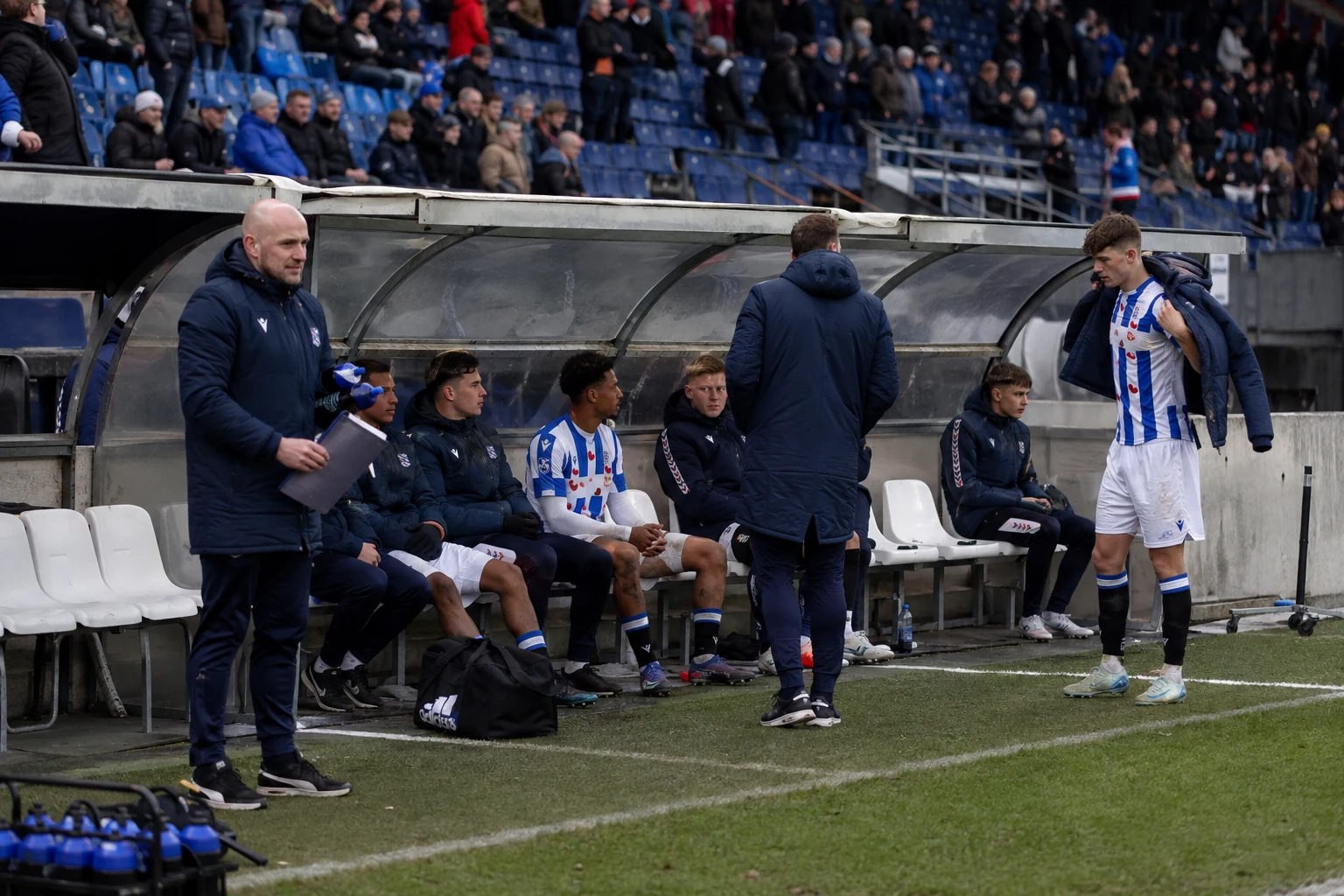 AZ Alkmaar slog Heerenveen och behåller serieledningen